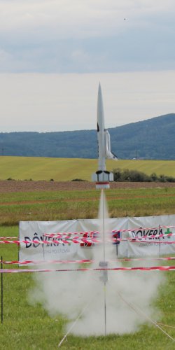 img_2131 nosic raketoplanu  j caja - start